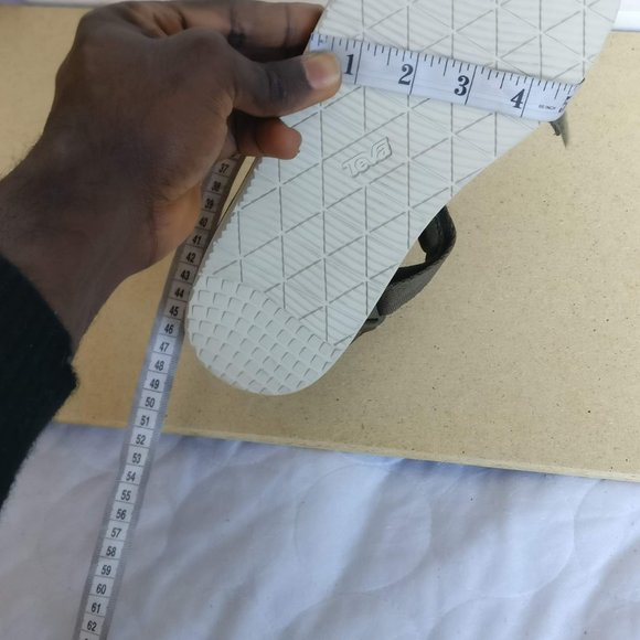 TEVA Military Green Classic Universal Barefoot Sandal 40/Women9us/7uk - Picture 8 of 16